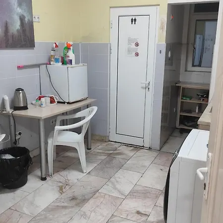 лидер хаус Hostel *